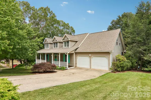 104 Meadow Lake RD, Asheville, NC 28803
