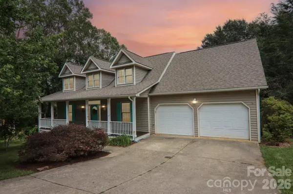 104 Meadow Lake RD, Asheville, NC 28803