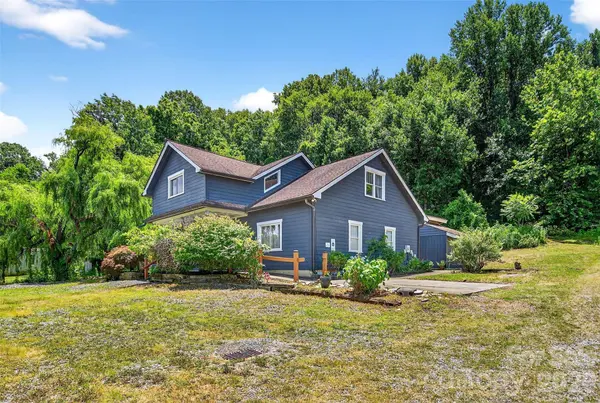 626 Old Lytle Cove RD, Swannanoa, NC 28778