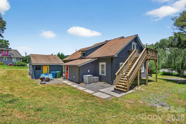 626 Old Lytle Cove RD, Swannanoa, NC 28778