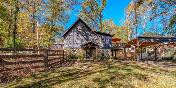 597 Tomahawk AVE, Black Mountain, NC 28711