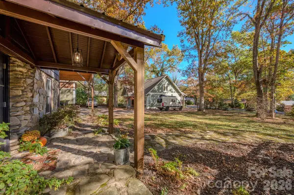 597 Tomahawk AVE, Black Mountain, NC 28711
