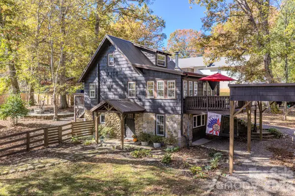 597 Tomahawk AVE, Black Mountain, NC 28711