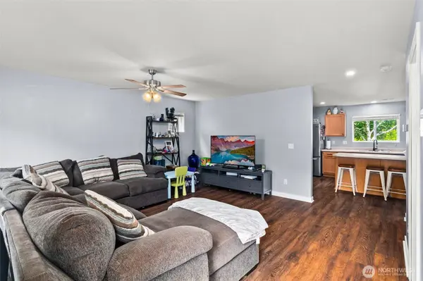 875 Candlestick LN SW, Tumwater, WA 98512