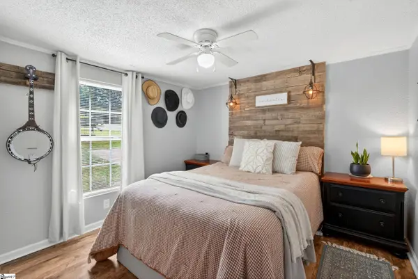 210 Sunnyside Drive, Greer, SC 29651