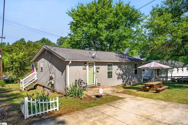210 Sunnyside Drive, Greer, SC 29651