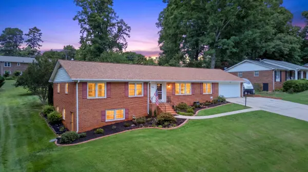 208 Holly RD, Taylors, SC 29687