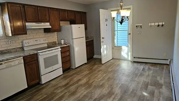 224 Greenwood Ter #224, Chicopee, MA 01022