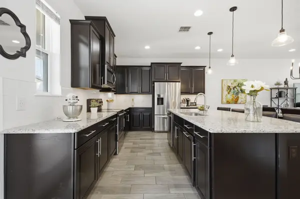 8122 Red Stopper Ln, Winter Garden, FL 34787