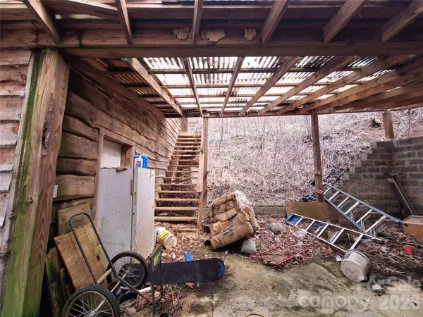 14084 US 23 HWY, Mars Hill, NC 28754