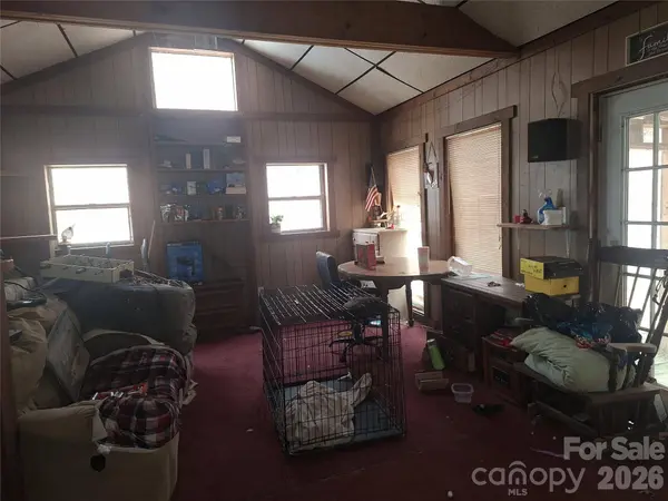 14084 US 23 HWY, Mars Hill, NC 28754