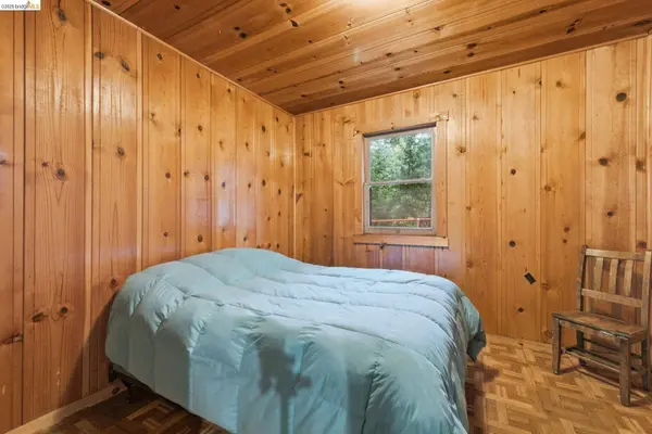 24249 Sugar Pine Rd, Mi Wuk Village, CA 95346