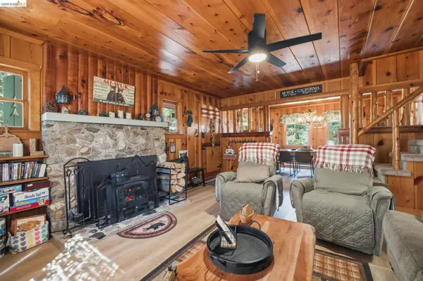24381 Sierra Park Rd, Mi Wuk Village, CA 95346