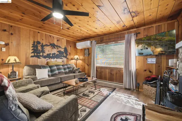24381 Sierra Park Rd, Mi Wuk Village, CA 95346