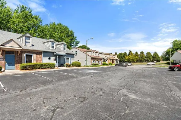 1919 Boulevard ST #E, Greensboro, NC 27407