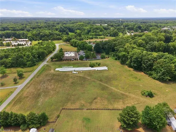 8046 Fogleman RD, Oak Ridge, NC 27310