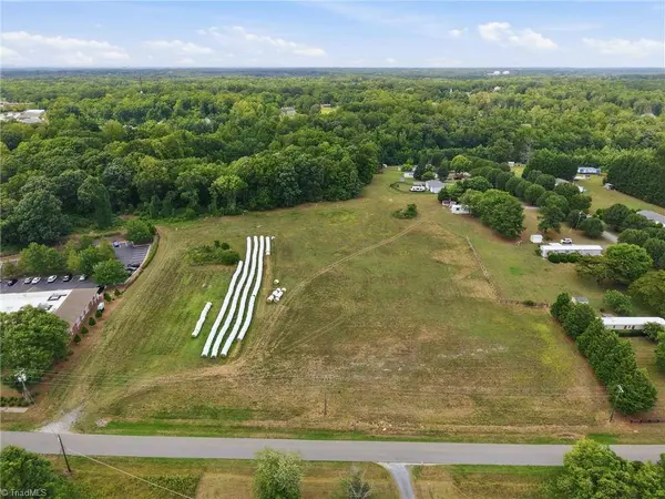 8046 Fogleman RD, Oak Ridge, NC 27310