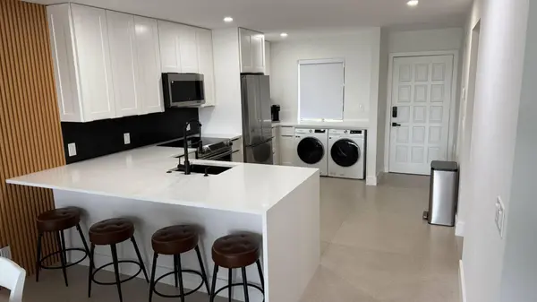 4539 Luxemburg CT #102, Lake Worth, FL 33467