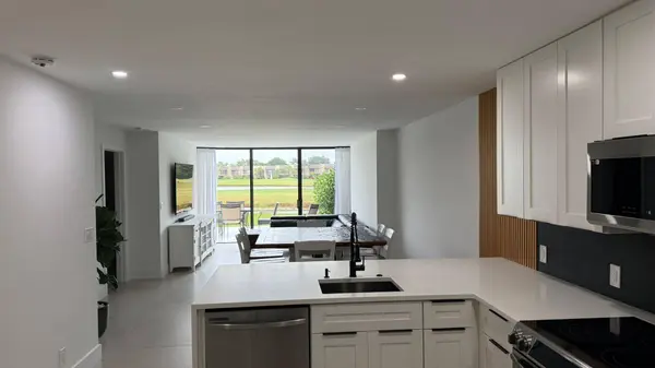 4539 Luxemburg CT #102, Lake Worth, FL 33467