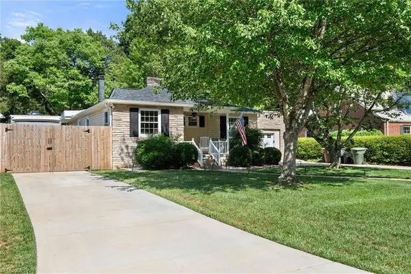2304 Fairfield AVE, Greensboro, NC 27408
