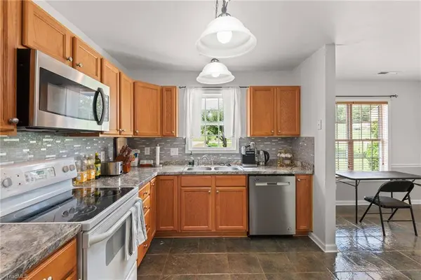 6941 Rangecrest RD, Belews Creek, NC 27009