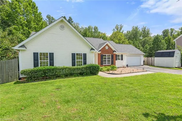 6941 Rangecrest RD, Belews Creek, NC 27009