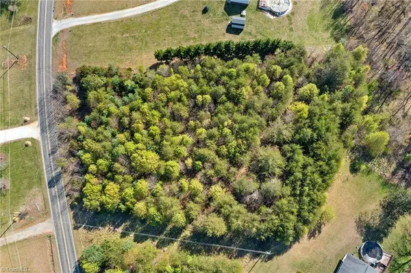 000 Holly Springs RD, Mount Airy, NC 27030