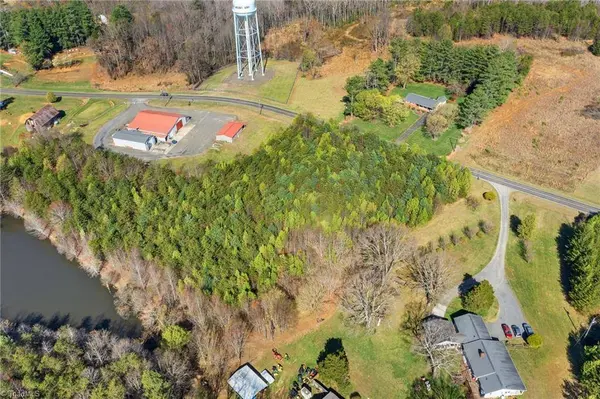 0000 Holly Springs RD, Mount Airy, NC 27030