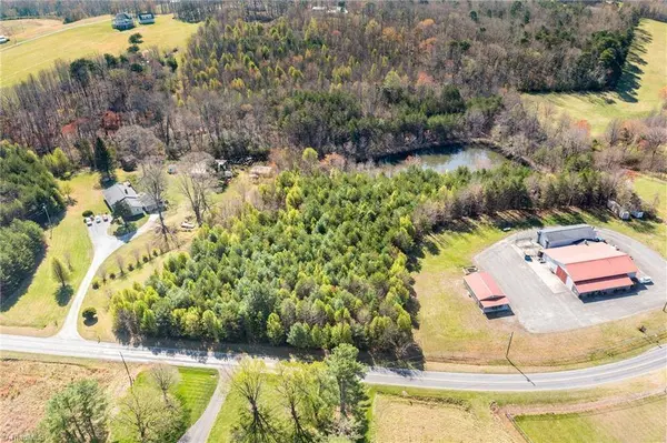 0000 Holly Springs RD, Mount Airy, NC 27030