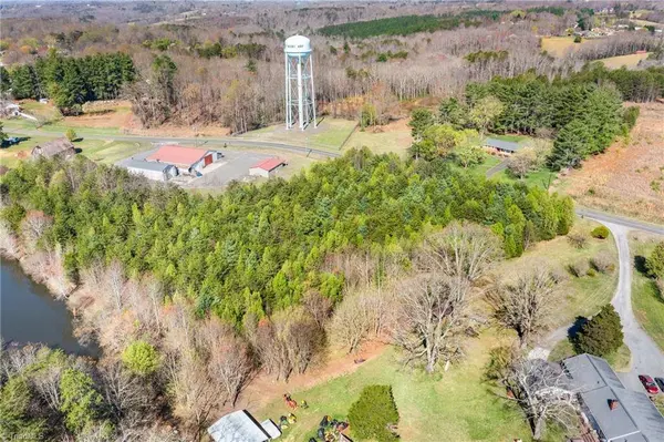 0000 Holly Springs RD, Mount Airy, NC 27030