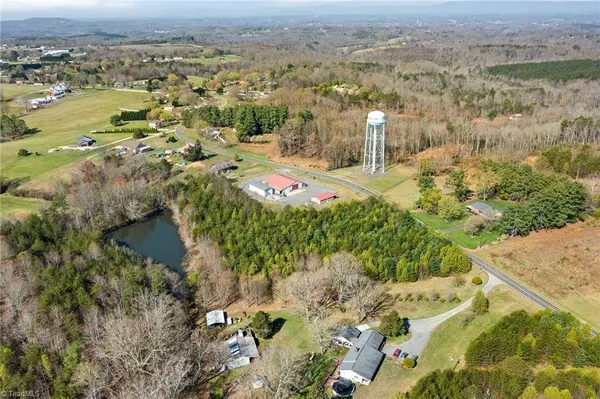 0000 Holly Springs RD, Mount Airy, NC 27030