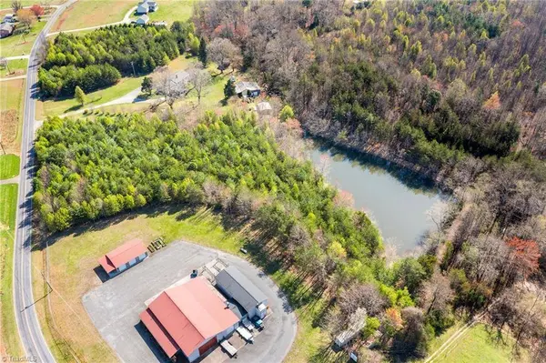 0000 Holly Springs RD, Mount Airy, NC 27030