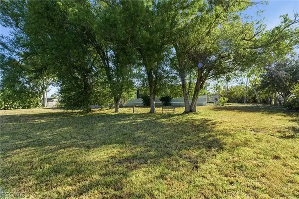 11250 Stringfellow RD, Bokeelia, FL 33922