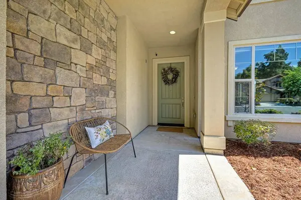 18 Triumph CT, Sacramento, CA 95831