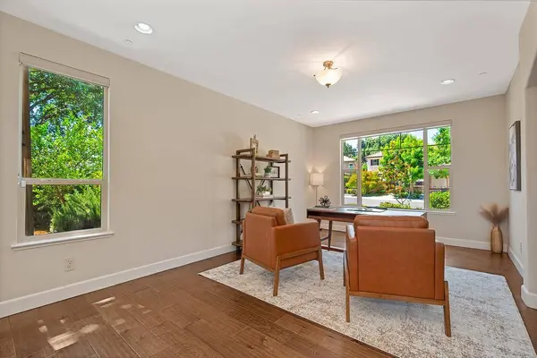 18 Triumph CT, Sacramento, CA 95831