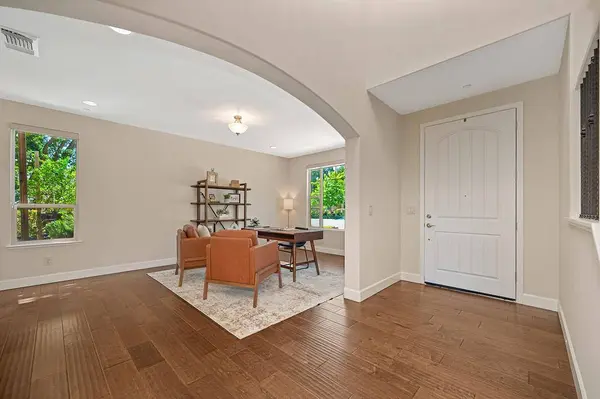 18 Triumph CT, Sacramento, CA 95831