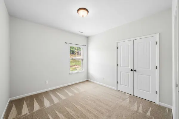 199 Skycroft Dr, Sanford, NC 27332-6258