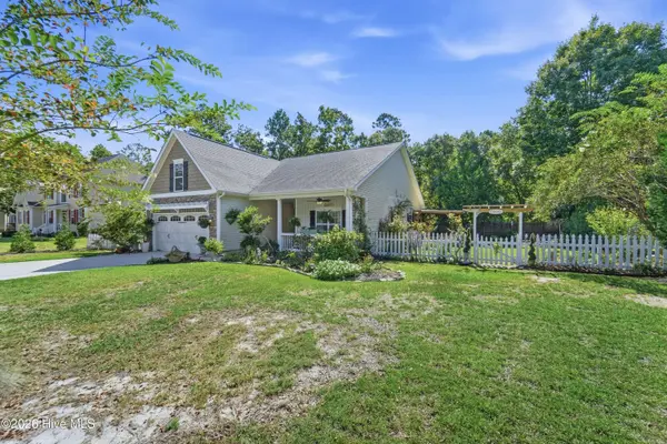 1407 Chadwick Shores DR, Sneads Ferry, NC 28460