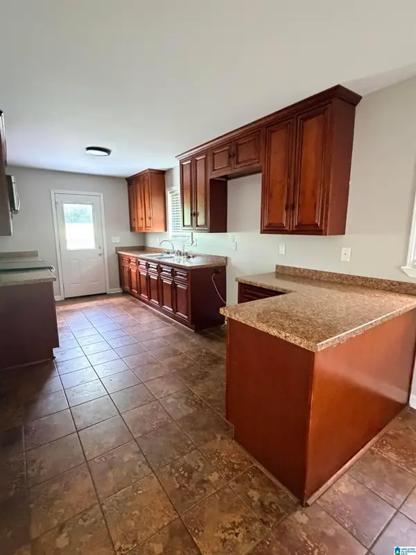 2701 8TH STREET NE, Center Point, AL 35215