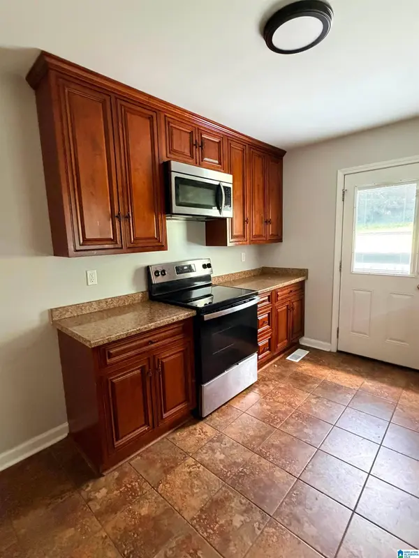 2701 8TH STREET NE, Center Point, AL 35215