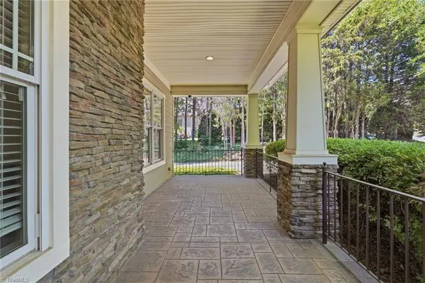 2105 Stone Ridge PL, Winston-salem, NC 27107