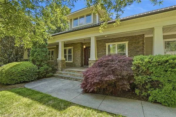 2105 Stone Ridge PL, Winston-salem, NC 27107