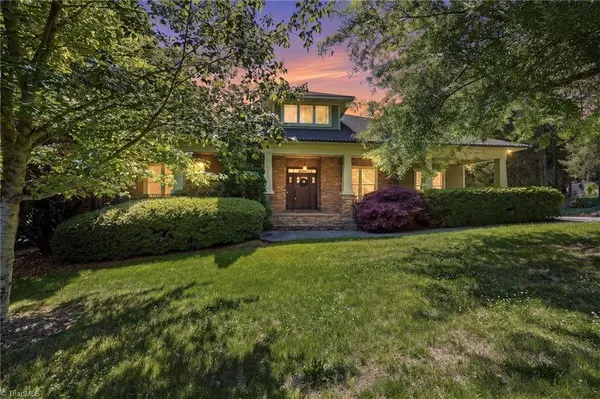 2105 Stone Ridge PL, Winston-salem, NC 27107