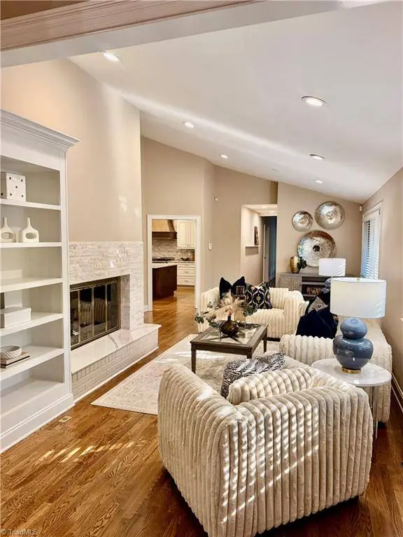 3301 Forsyth DR, Greensboro, NC 27407