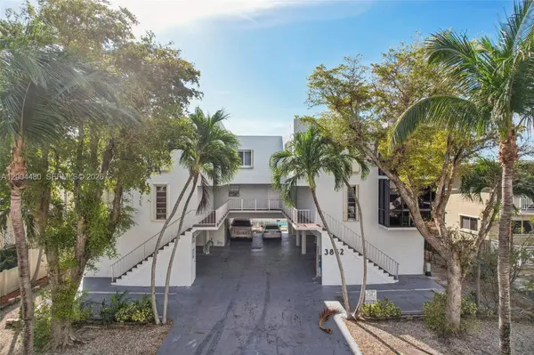 3862 NE 171st St #E, North Miami Beach, FL 33160