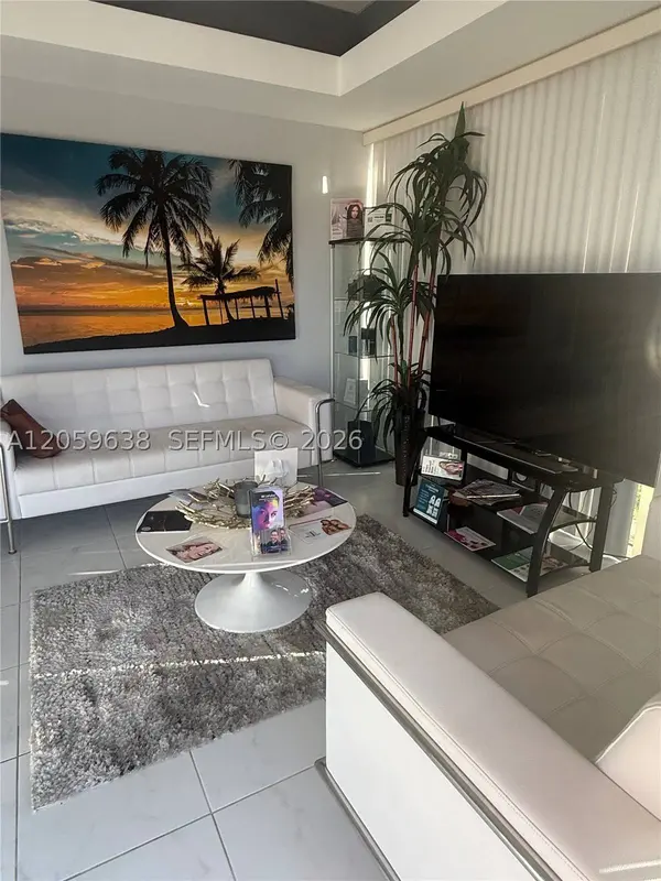 Hallandale Beach, FL 33009