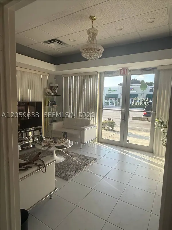 Hallandale Beach, FL 33009