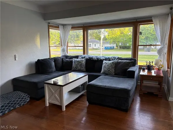 246 Hilliard RD, Elyria, OH 44035