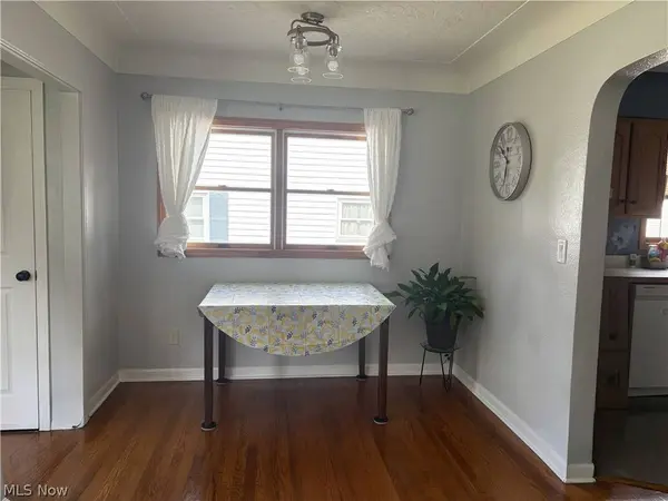 246 Hilliard RD, Elyria, OH 44035