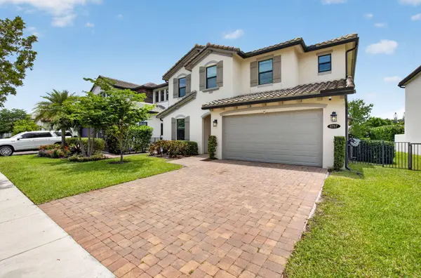 8787 Grand Prix LN, Boynton Beach, FL 33472